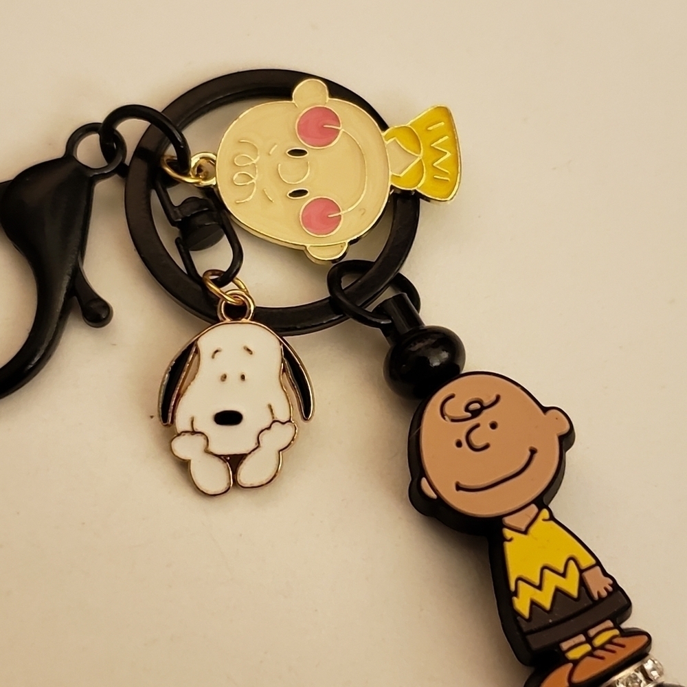 Hand Crafted Beaded Charlie Brown Keychain - Picture 2 of 4